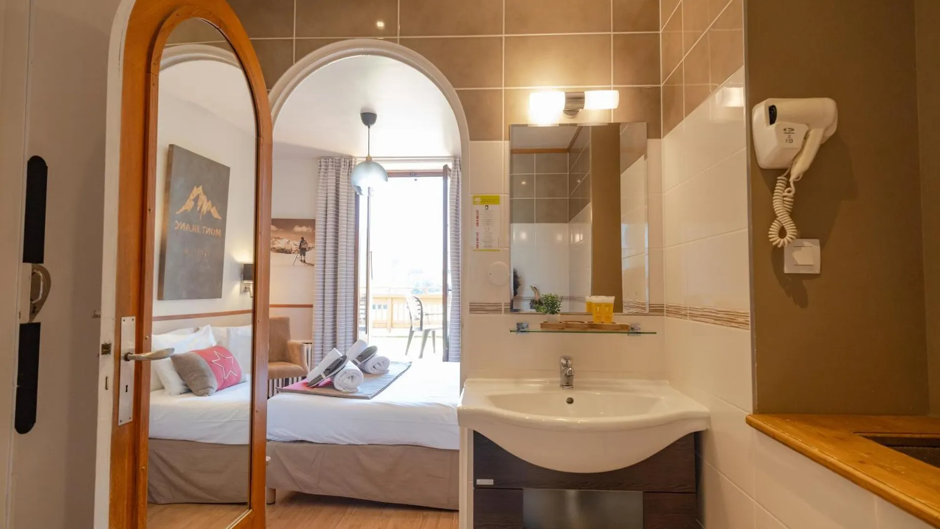 Chalet Hotel La Sapiniere Σαμονί 3*,  Γαλλία