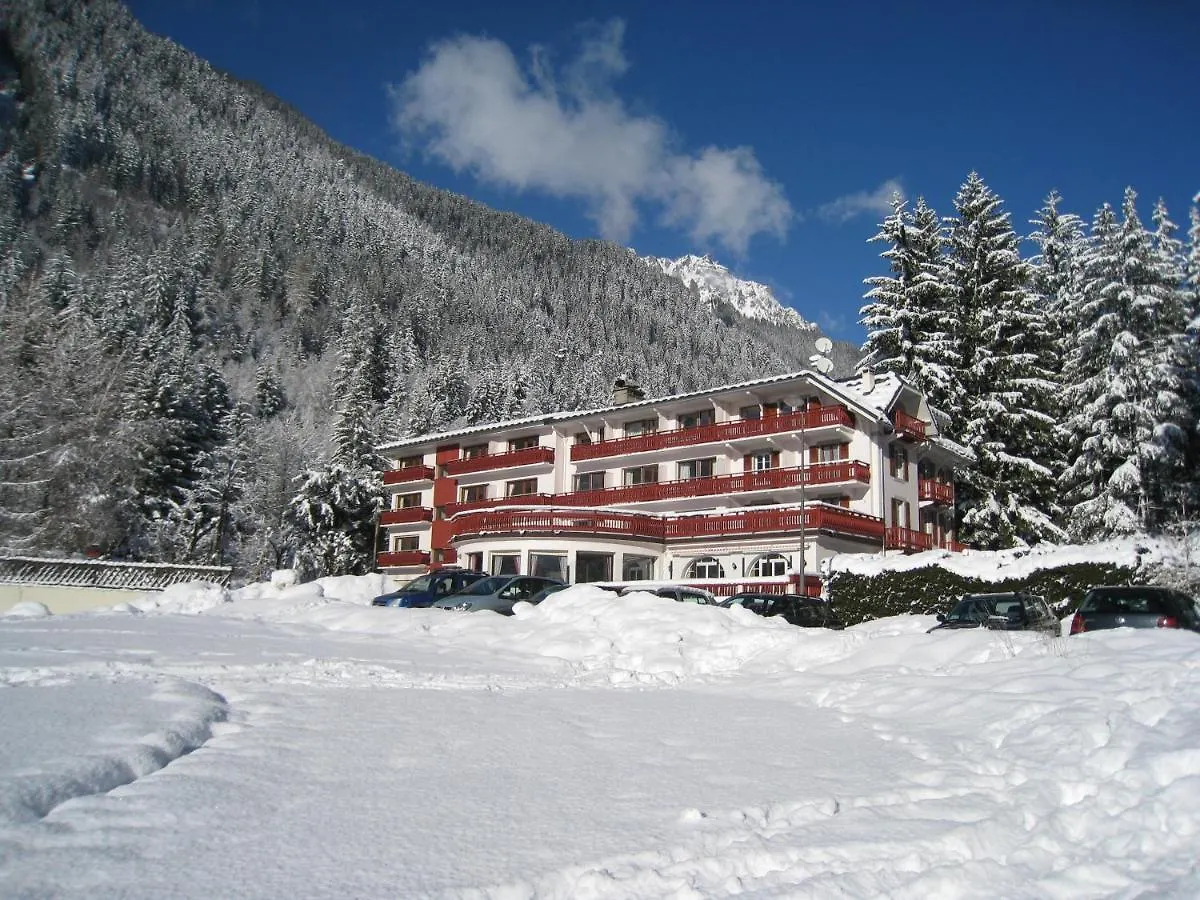 Chalet Hotel La Sapiniere contacts